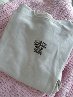 Urban Outfitters Light Beige Crewneck Sweatshirt